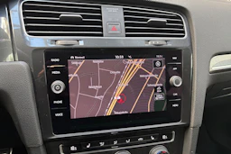 punainen Volkswagen Golf 2018 kuva 20.