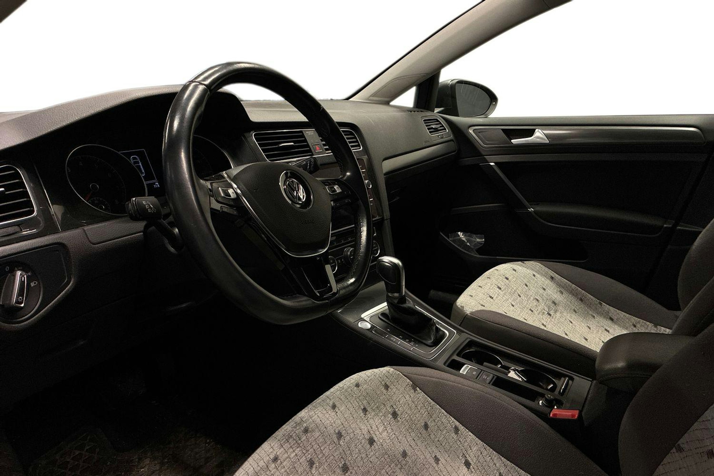 harmaa Volkswagen Golf 2018 kuva 3.