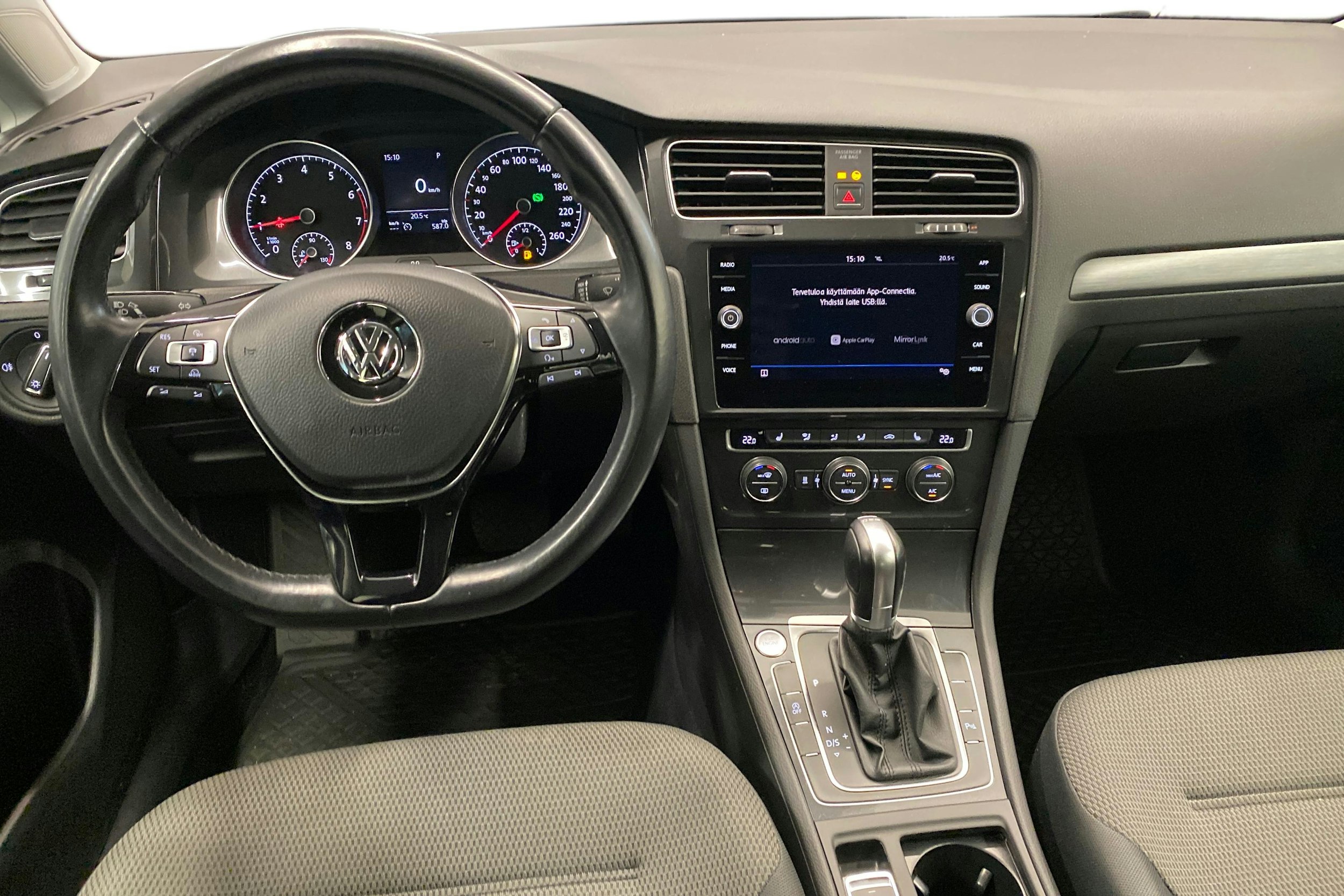 musta Volkswagen Golf 2018 kuva 9.