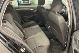 musta Volkswagen Golf 2018 kuva 15.