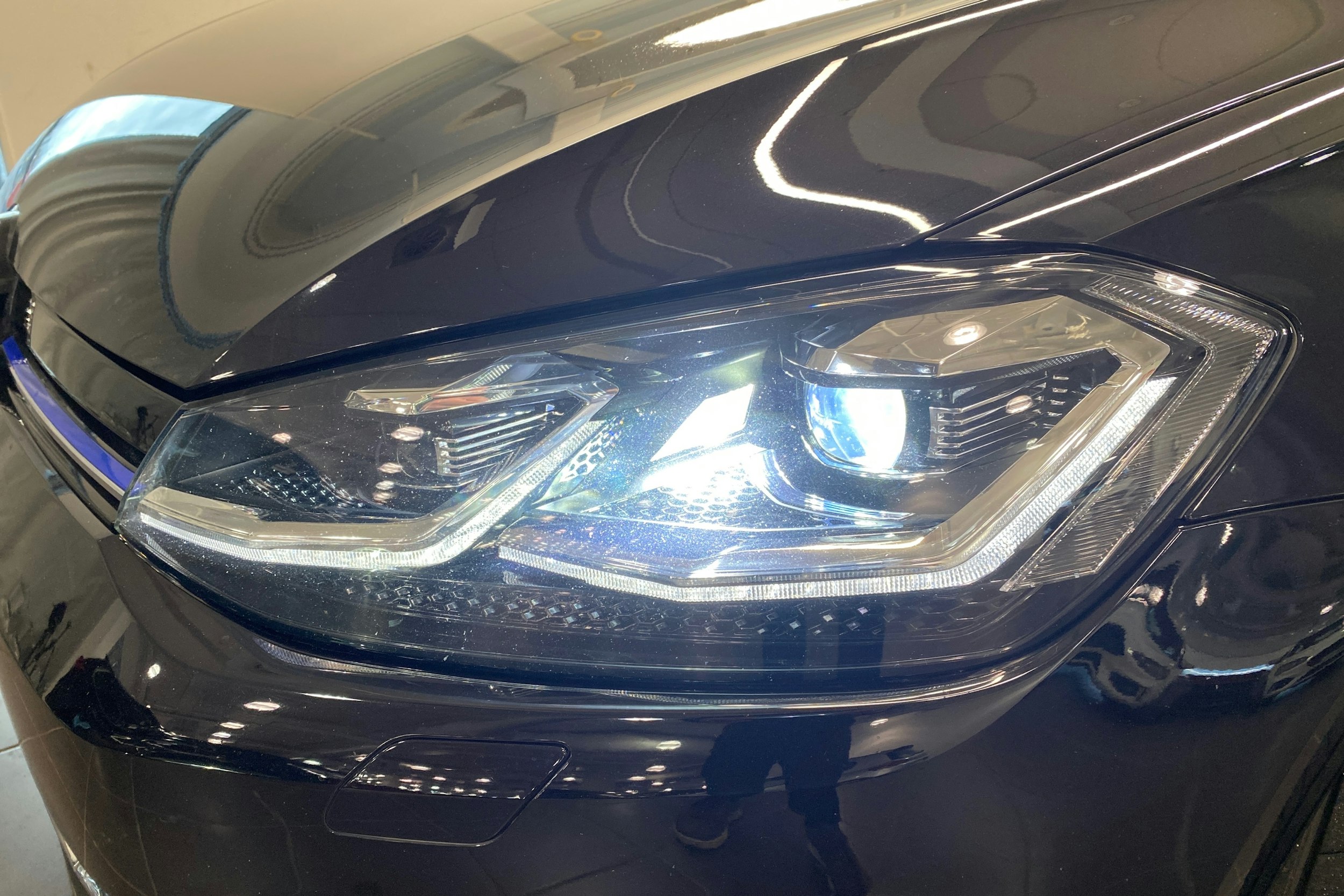 musta Volkswagen Golf 2018 kuva 19.