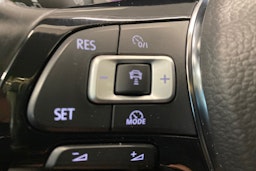 musta Volkswagen Golf 2018 kuva 22.