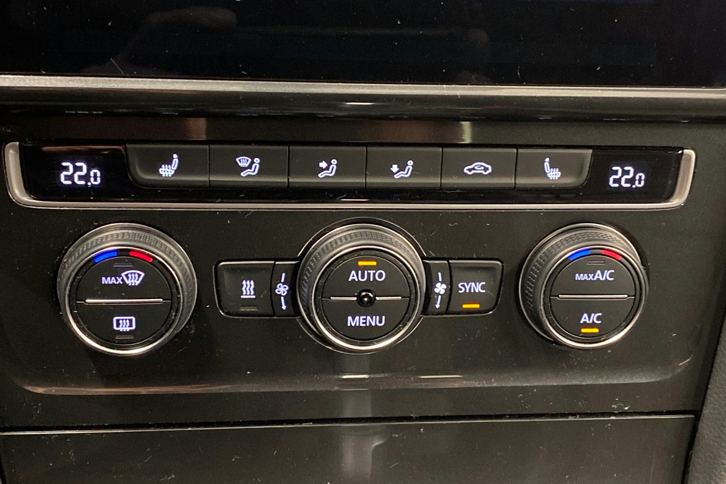 musta Volkswagen Golf 2018 kuva 24.