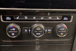 musta Volkswagen Golf 2018 kuva 24.