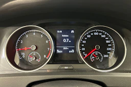 punainen Volkswagen Golf 2018 kuva 15.