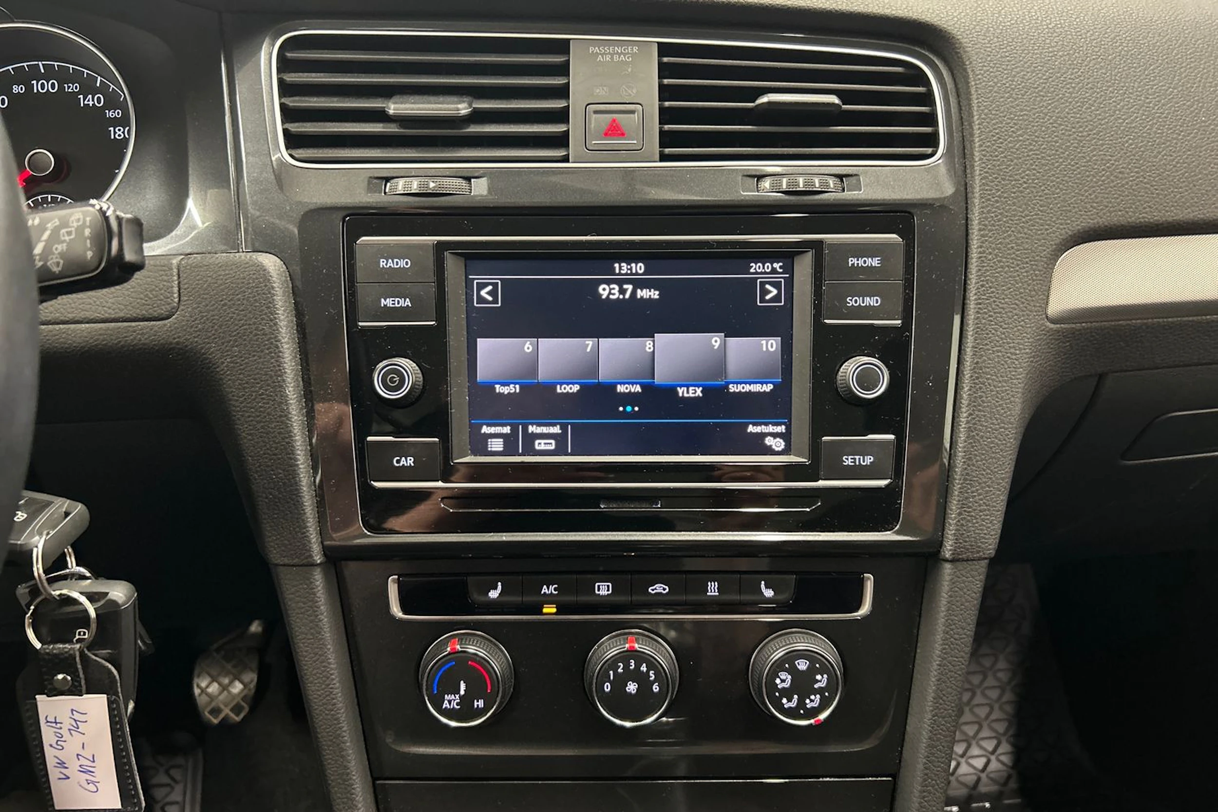 punainen Volkswagen Golf 2018 kuva 16.