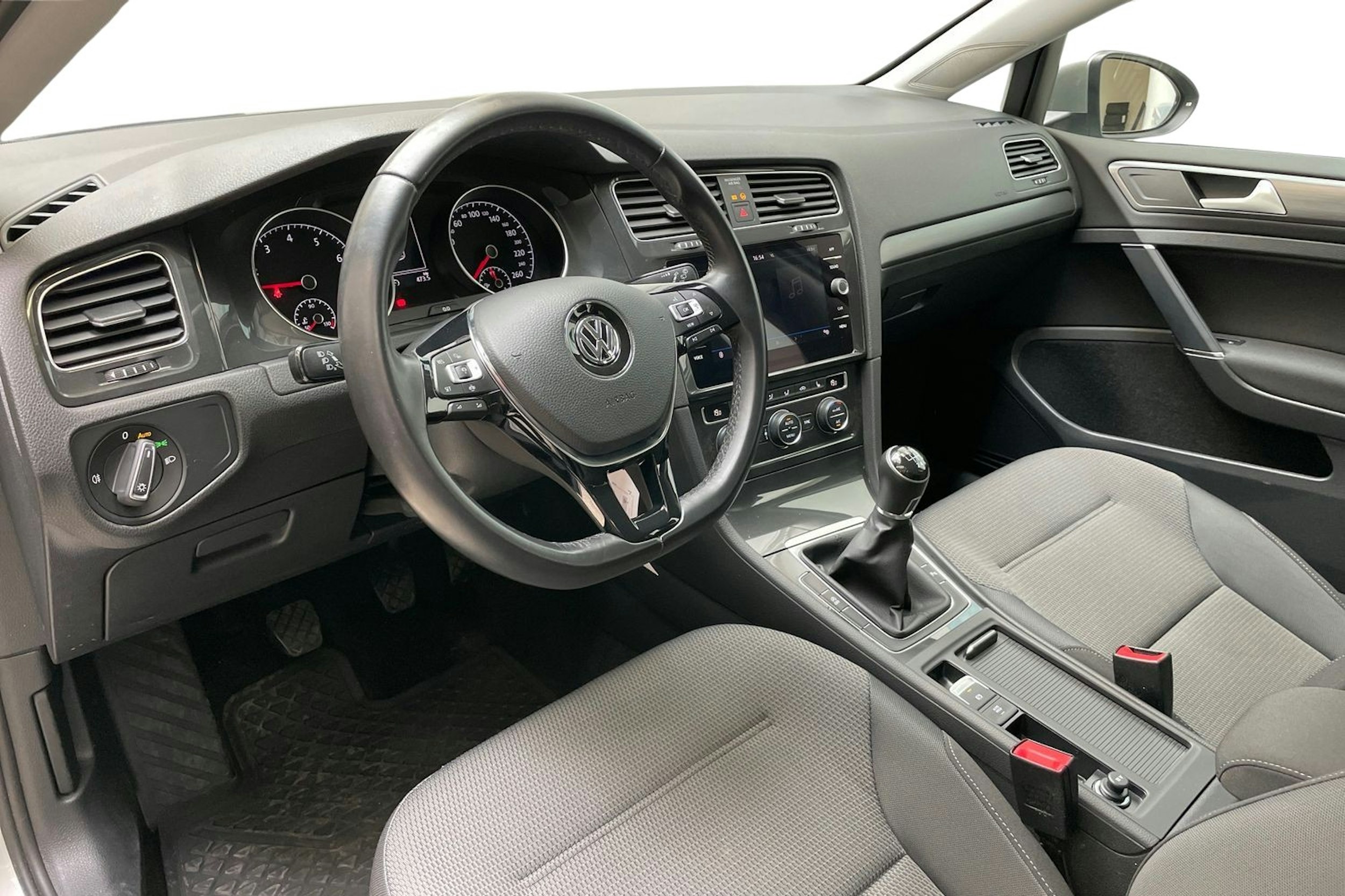 harmaa Volkswagen Golf 2018 kuva 7.