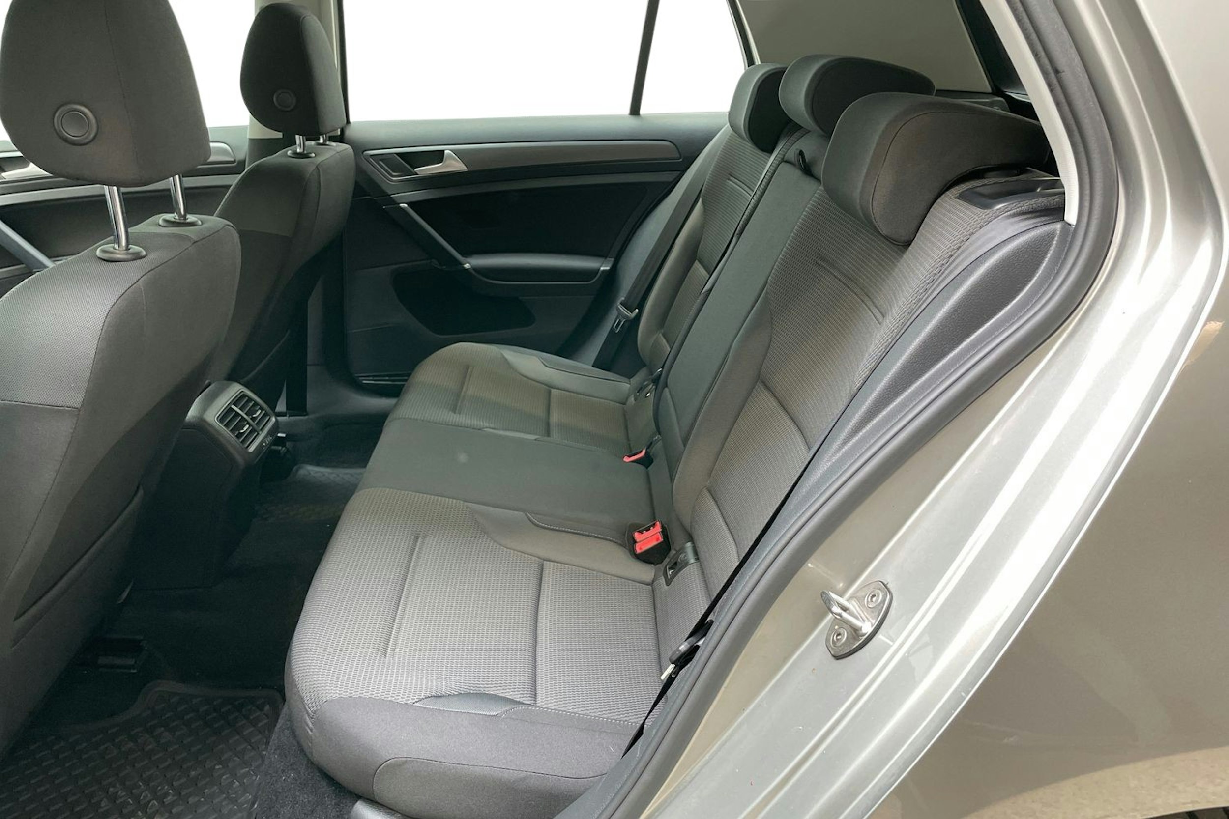 harmaa Volkswagen Golf 2018 kuva 10.