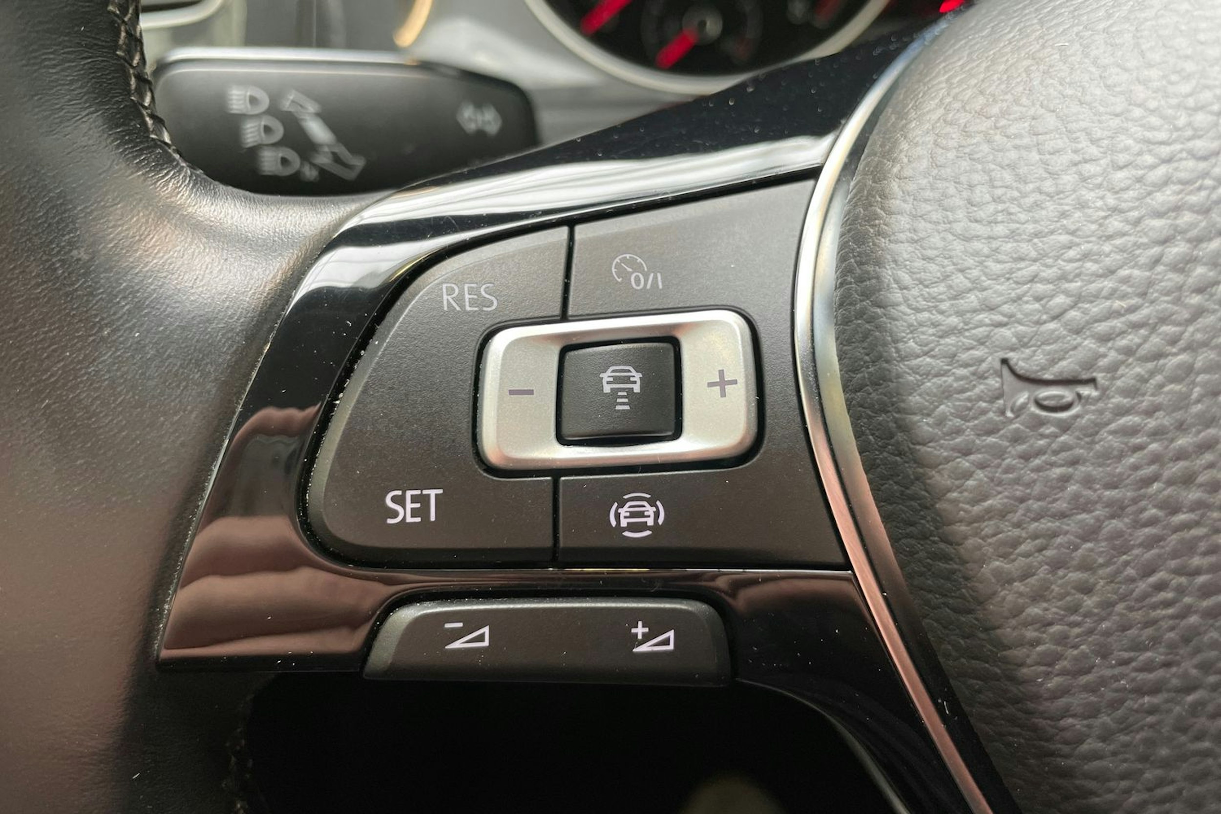 harmaa Volkswagen Golf 2018 kuva 15.