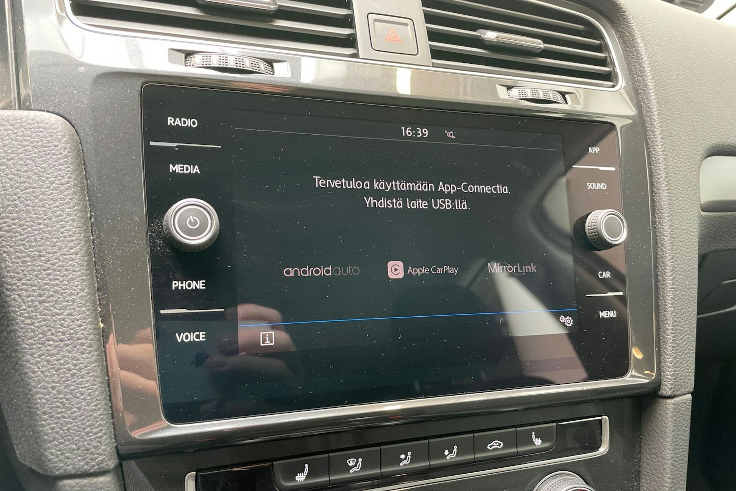 harmaa Volkswagen Golf 2018 kuva 19.