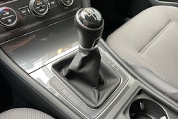 harmaa Volkswagen Golf 2018 kuva 23.