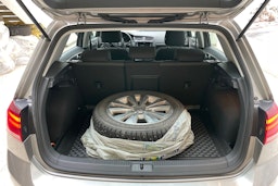 harmaa Volkswagen Golf 2018 kuva 27.