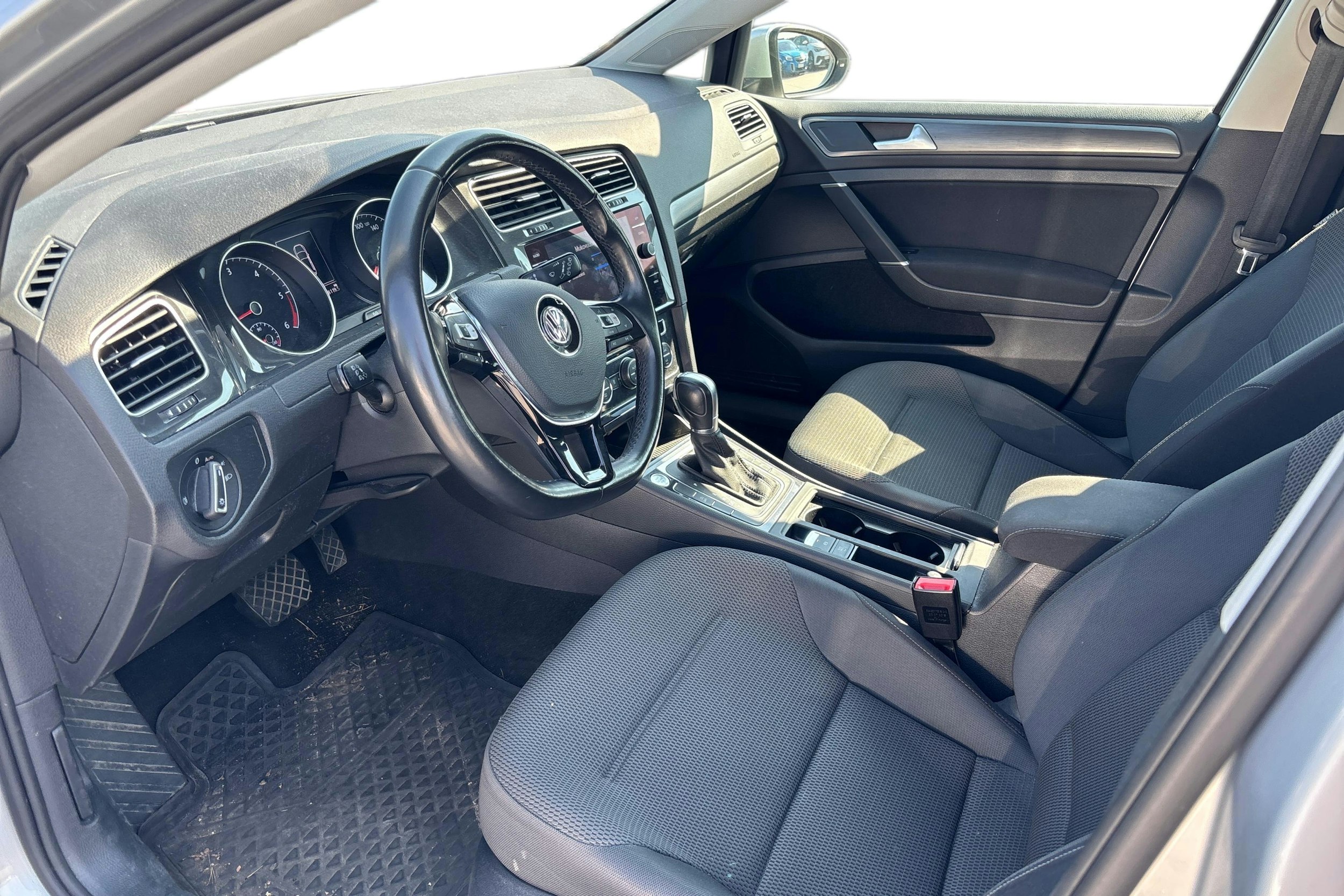 hopea Volkswagen Golf 2018 kuva 3.