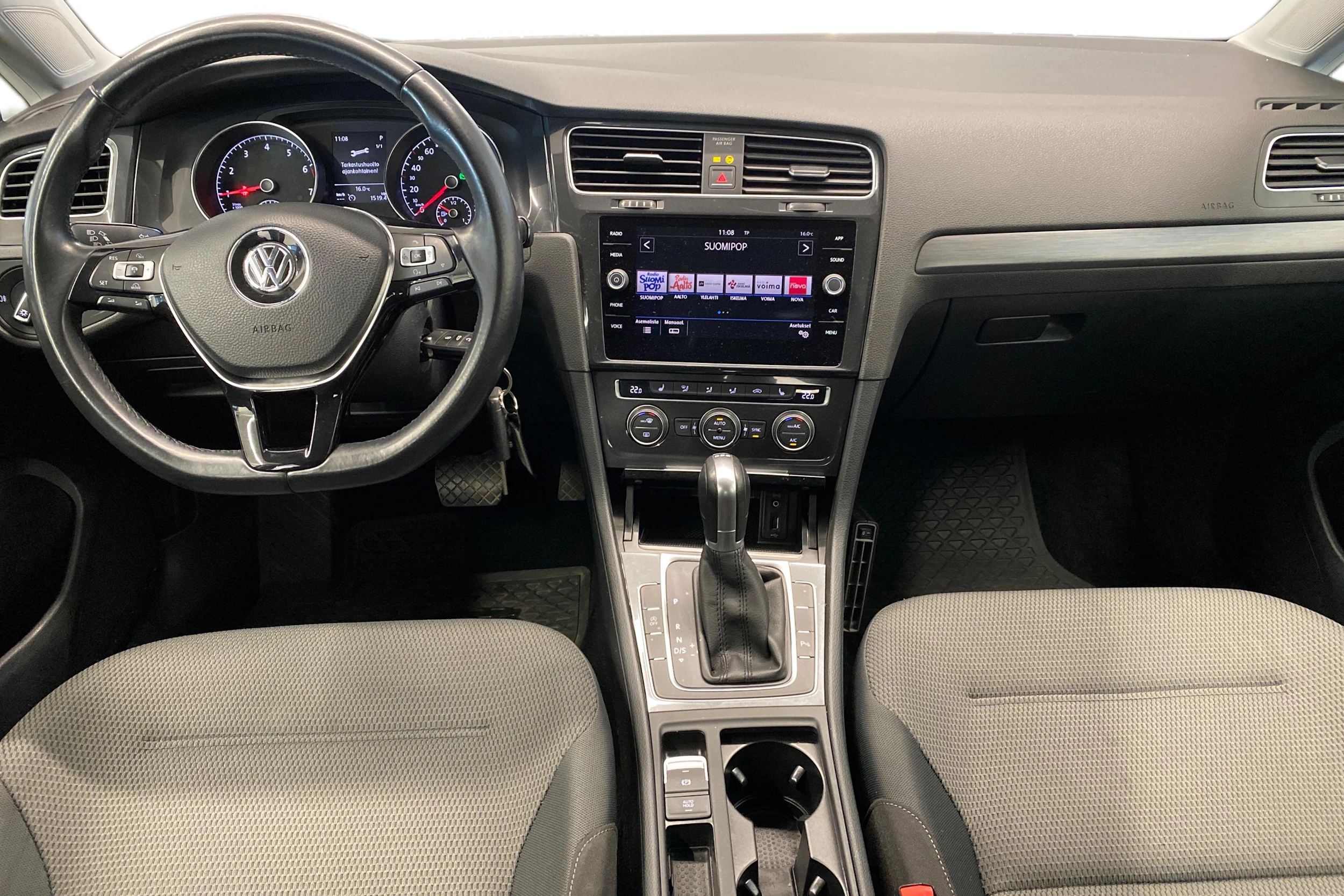 Sininen Volkswagen Golf 2018 kuva 9.