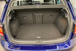 Sininen Volkswagen Golf 2018 kuva 15.