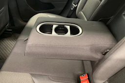 Sininen Volkswagen Golf 2018 kuva 17.