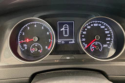 Sininen Volkswagen Golf 2018 kuva 19.