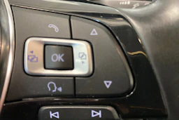 Sininen Volkswagen Golf 2018 kuva 21.