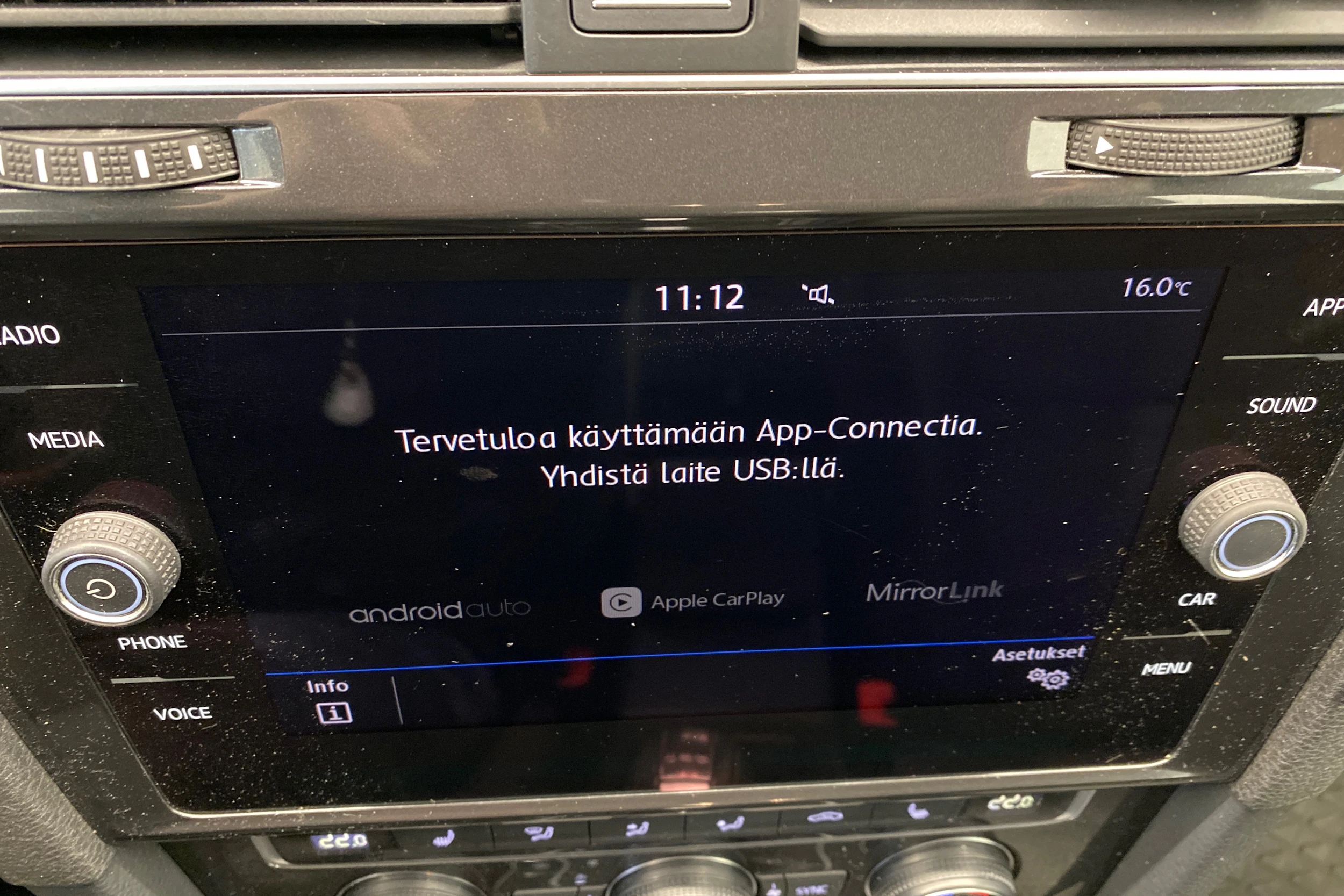 Sininen Volkswagen Golf 2018 kuva 23.