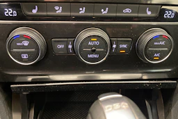 Sininen Volkswagen Golf 2018 kuva 24.