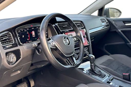 harmaa Volkswagen Golf 2018 kuva 3.