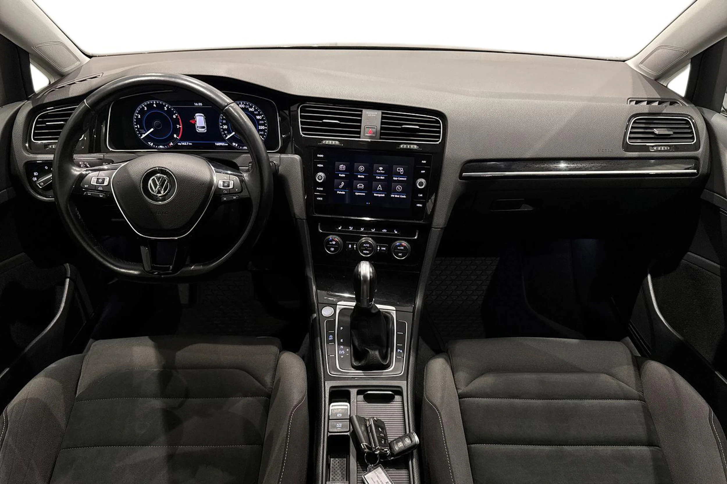 harmaa Volkswagen Golf 2018 kuva 9.