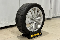 harmaa Volkswagen Golf 2018 kuva 15.