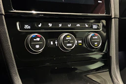 harmaa Volkswagen Golf 2018 kuva 25.