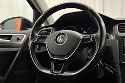 musta Volkswagen Golf 2018 kuva 15.