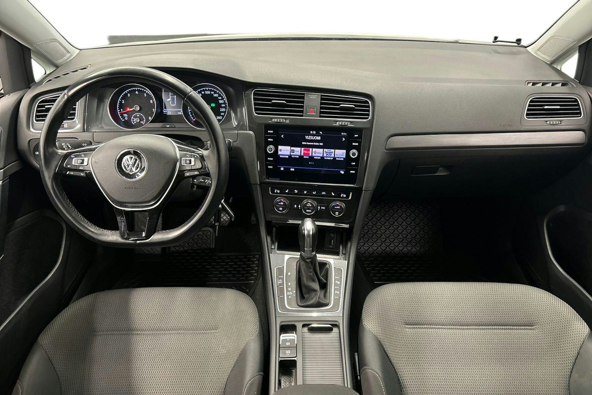 sininen Volkswagen Golf 2018 kuva 9.