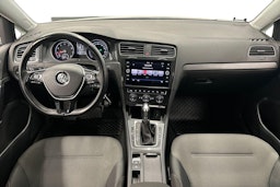 sininen Volkswagen Golf 2018 kuva 9.