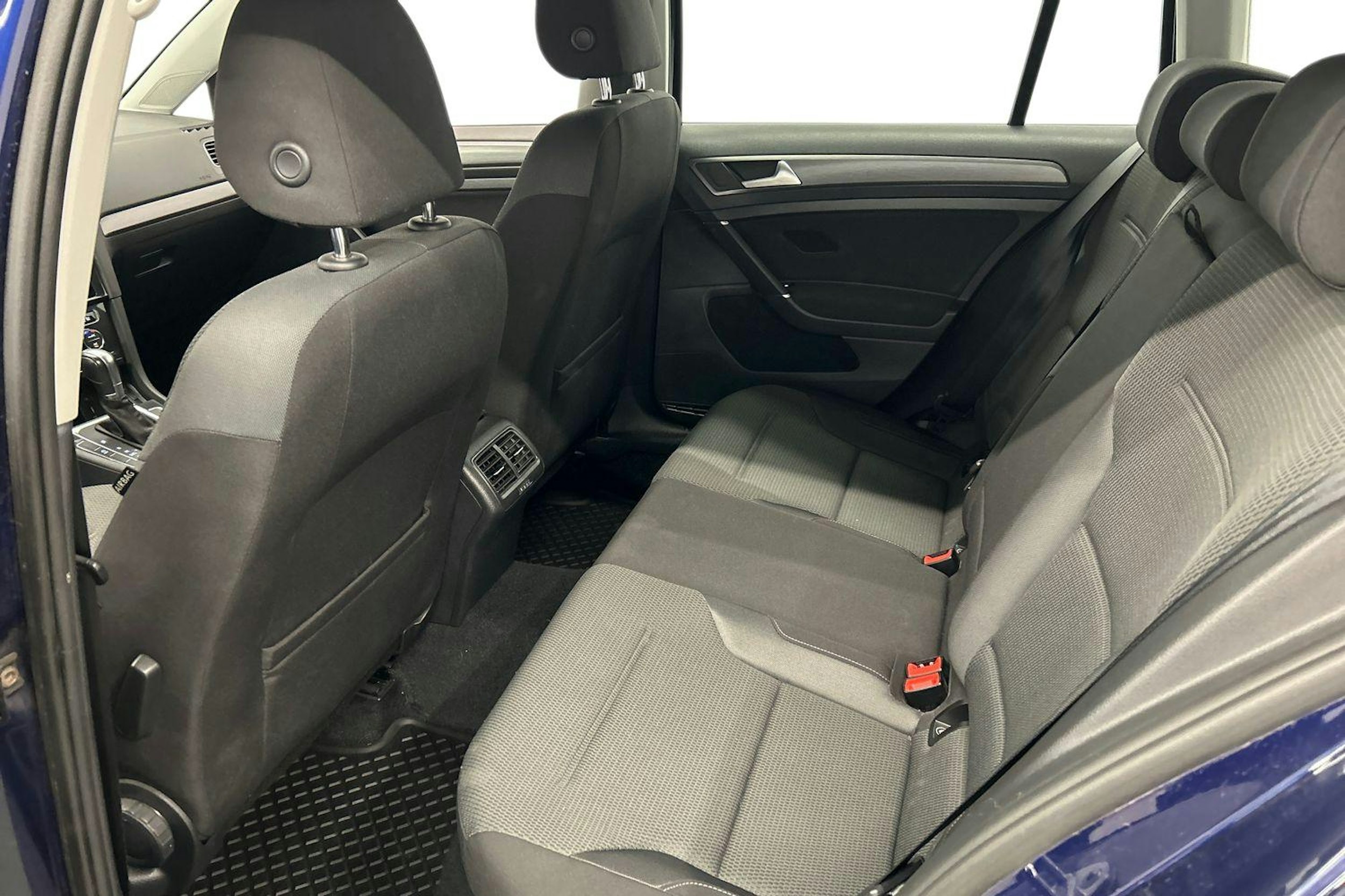 sininen Volkswagen Golf 2018 kuva 10.