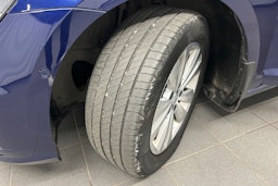 sininen Volkswagen Golf 2018 kuva 13.