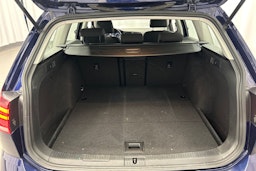 sininen Volkswagen Golf 2018 kuva 14.