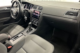 sininen Volkswagen Golf 2018 kuva 16.