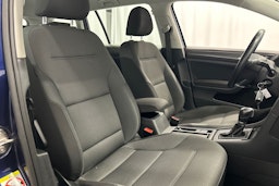 sininen Volkswagen Golf 2018 kuva 17.