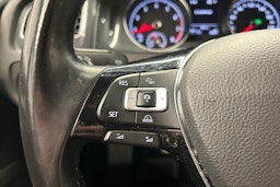 sininen Volkswagen Golf 2018 kuva 20.