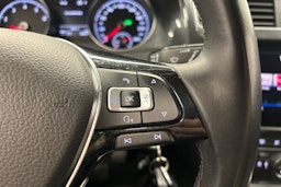 sininen Volkswagen Golf 2018 kuva 21.