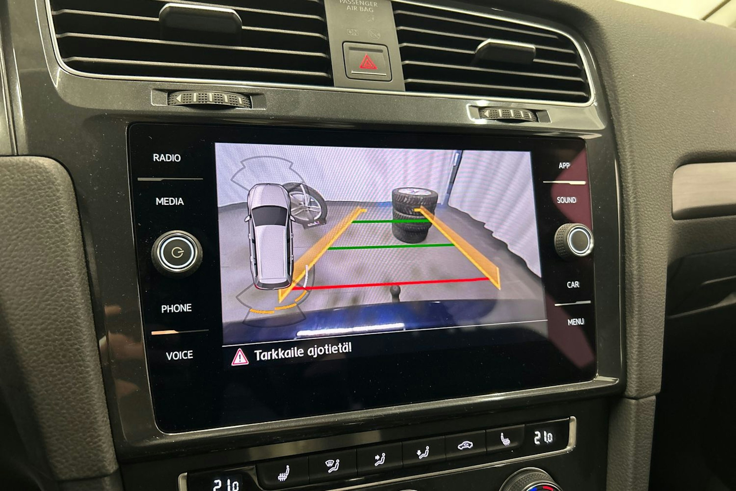 sininen Volkswagen Golf 2018 kuva 22.