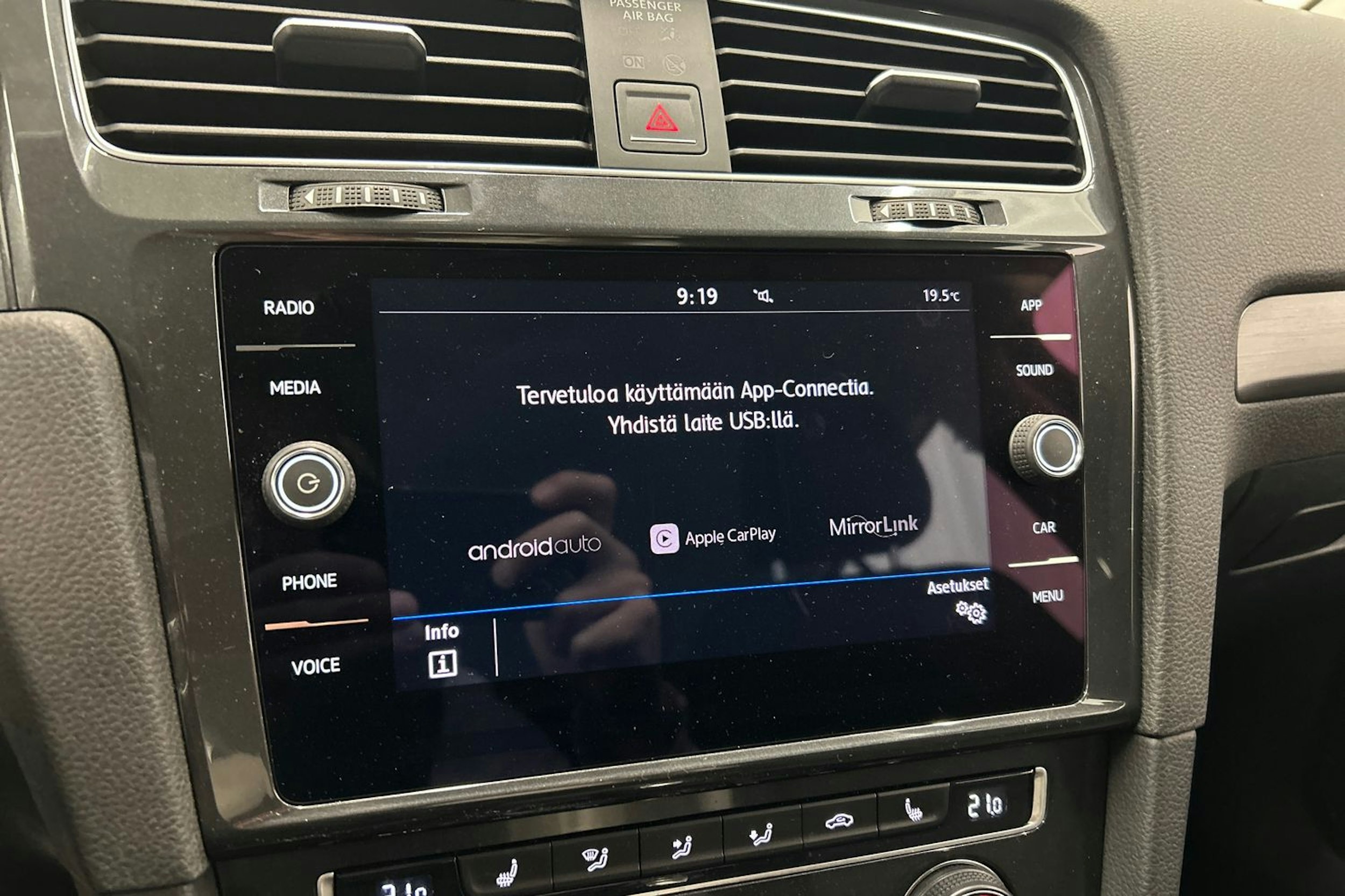 sininen Volkswagen Golf 2018 kuva 23.