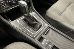 sininen Volkswagen Golf 2018 kuva 26.