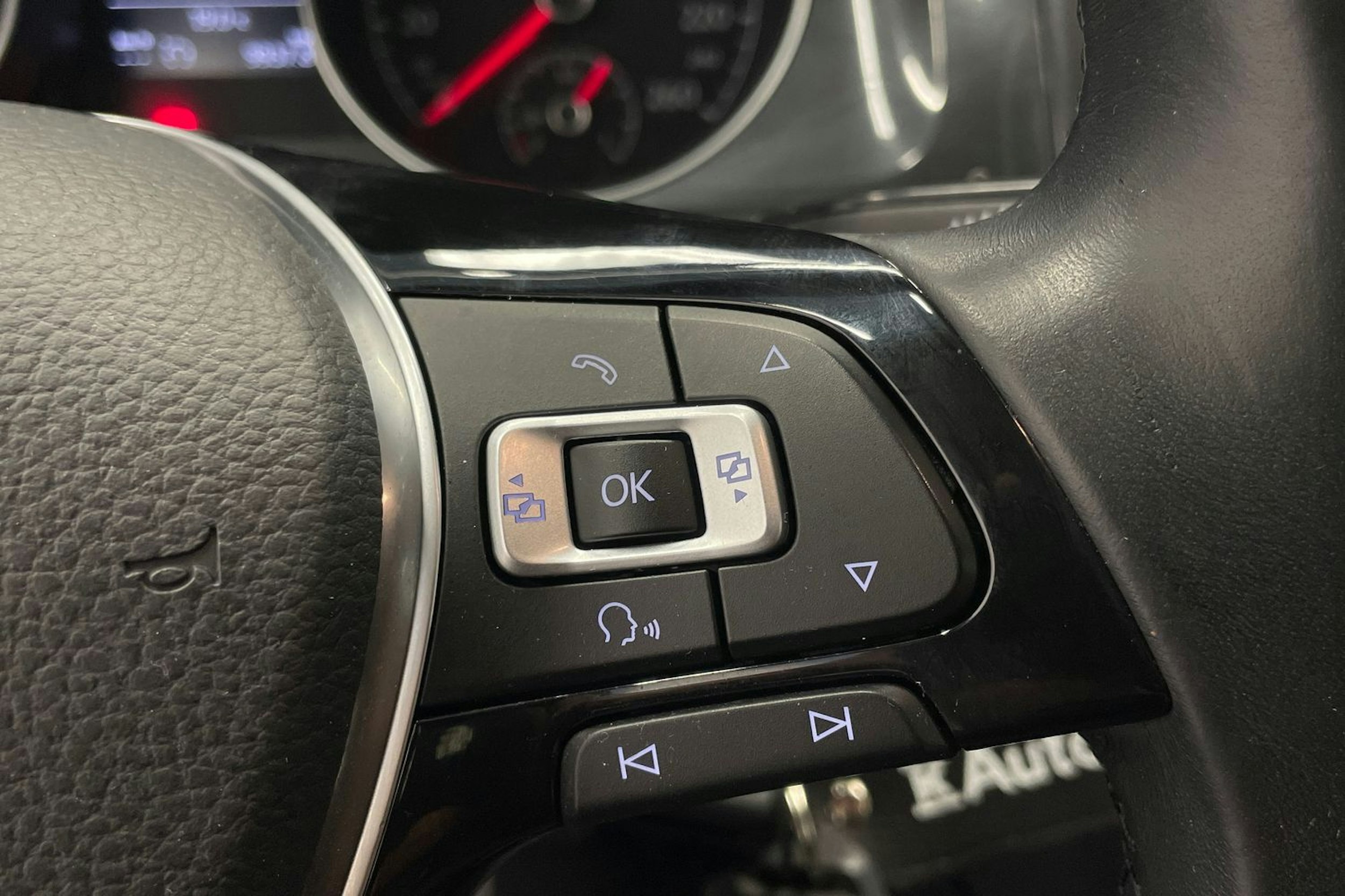 harmaa Volkswagen Golf 2018 kuva 19.