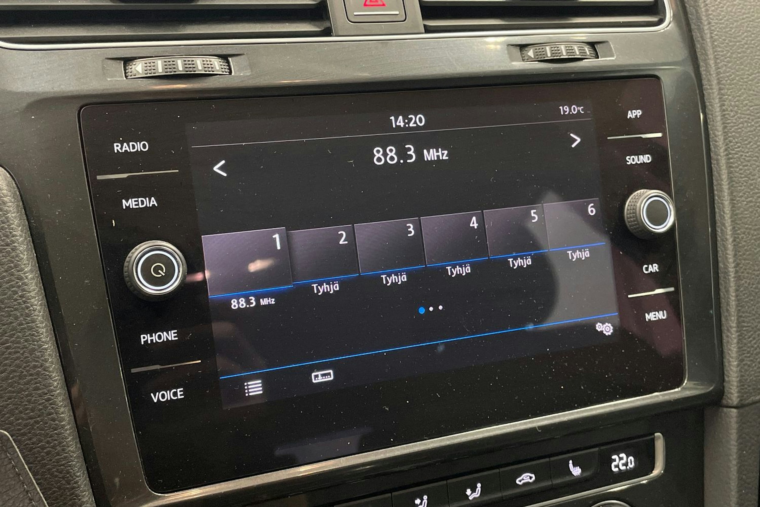 harmaa Volkswagen Golf 2018 kuva 22.