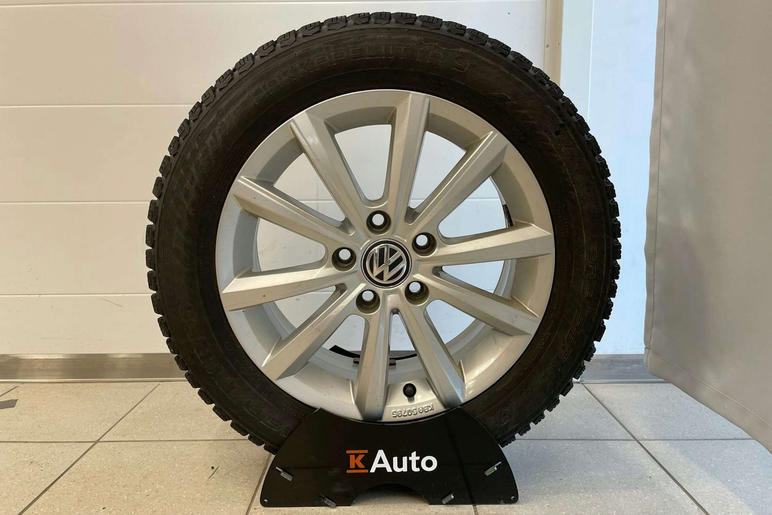 harmaa Volkswagen Golf 2018 kuva 27.