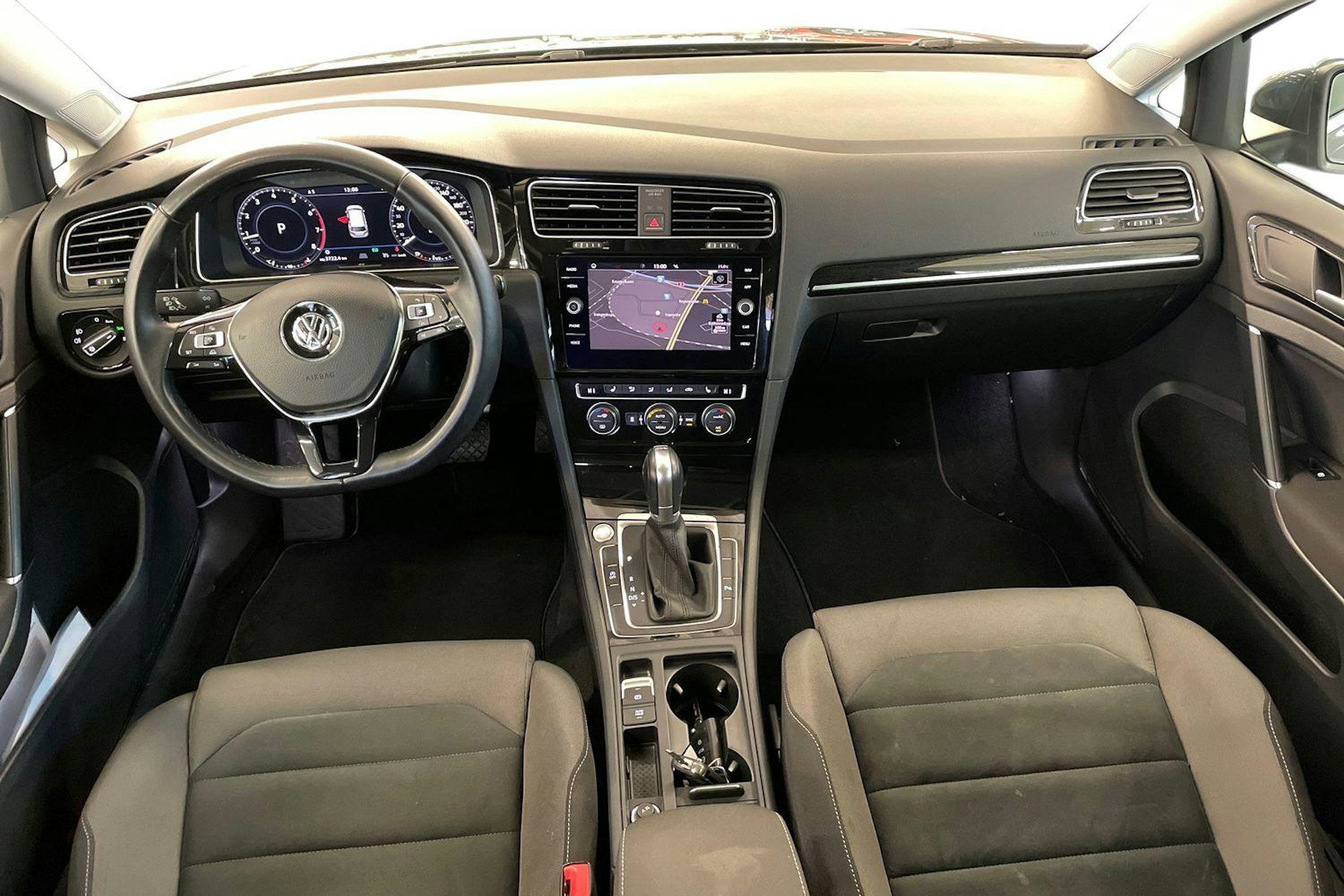 harmaa Volkswagen Golf 2018 kuva 9.