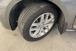 harmaa Volkswagen Golf 2018 kuva 13.