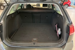 harmaa Volkswagen Golf 2018 kuva 23.