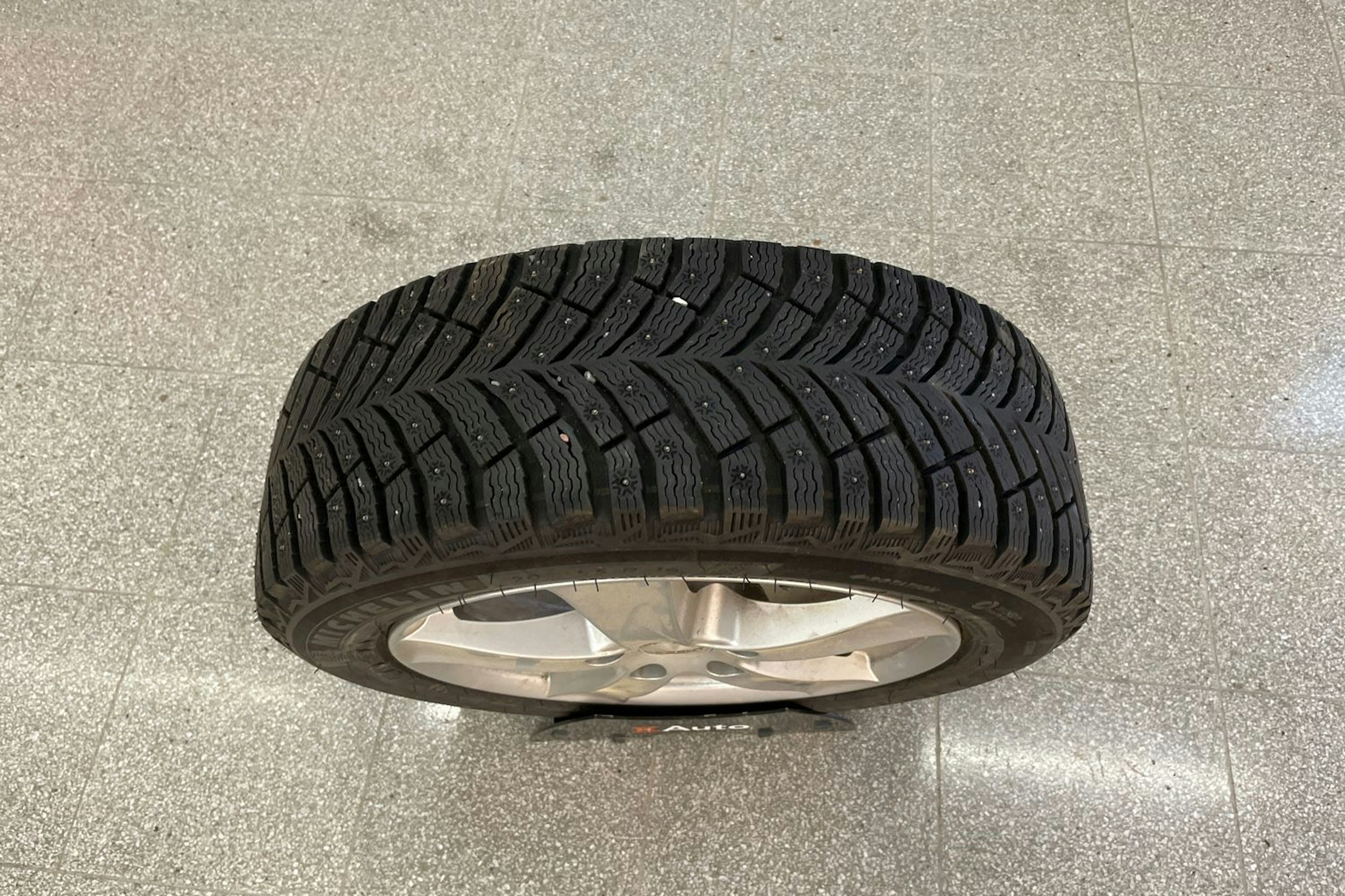 harmaa Volkswagen Golf 2018 kuva 25.