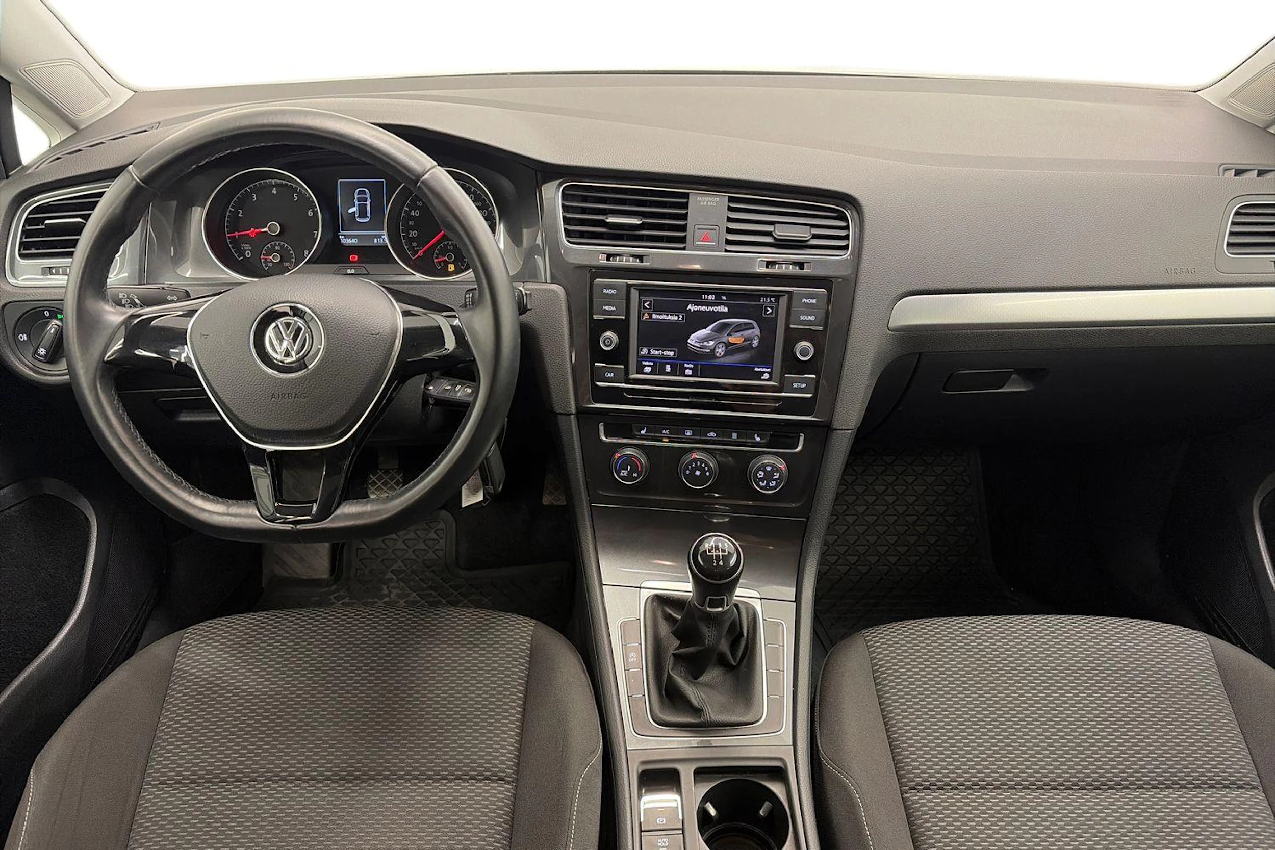 valkoinen Volkswagen Golf 2018 kuva 7.