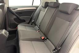 valkoinen Volkswagen Golf 2018 kuva 8.